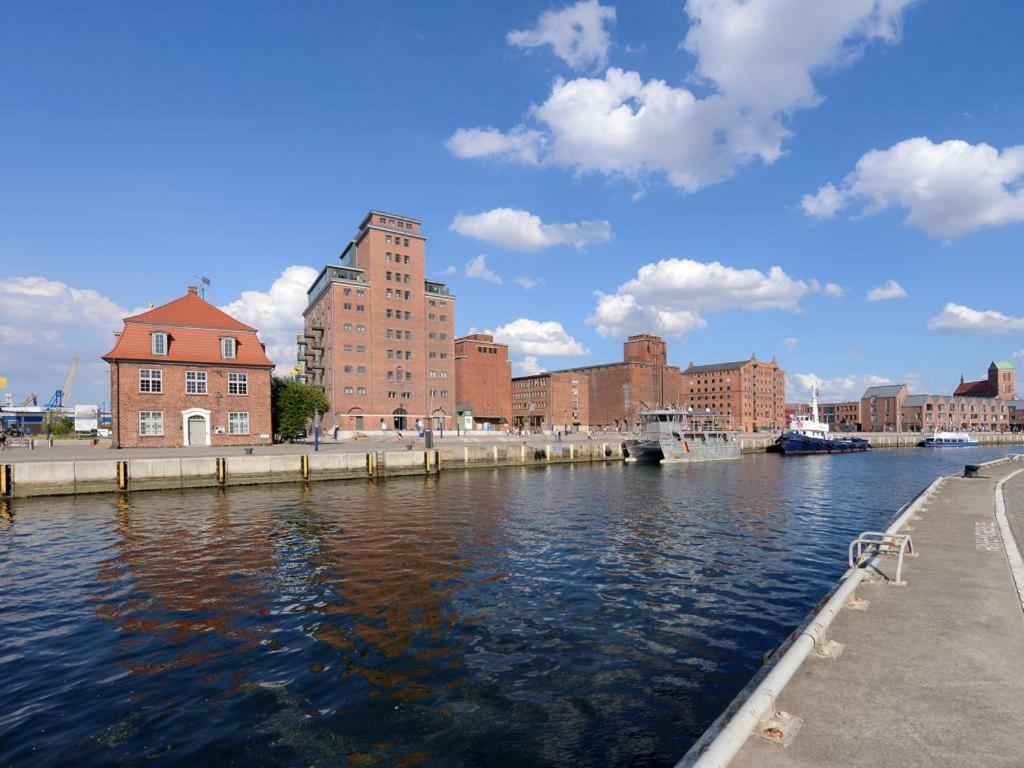 Meerblickzimmer Ohlerich Speicher Appartement 13 วิสมาร์ ภายนอก รูปภาพ